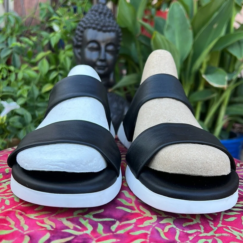 New Black Leather Strappy Slip On Cushion Sandals - Picture 12 of 15